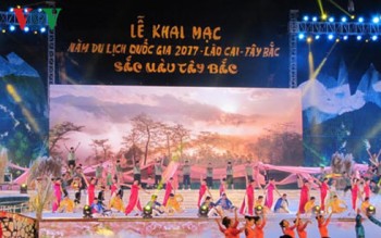 Tưng bừng khai mạc Năm Du lịch Quốc gia 2017 “Sắc màu Tây Bắc“