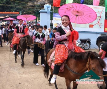 Chợ tình Mộc Châu