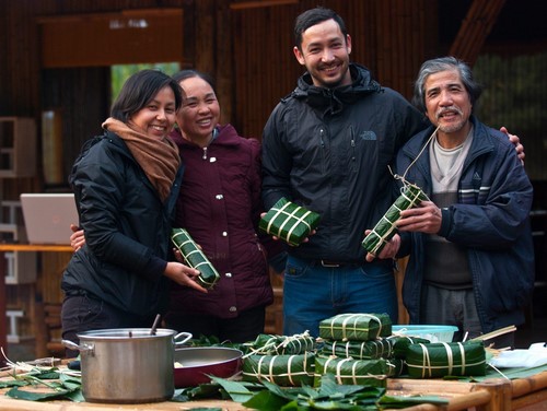 Gói bánh chưng ngày tết ở Mộc Châu Retreat