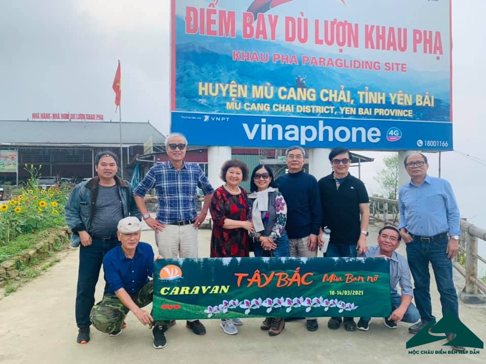 Chuyến caravan khác biệt: Lái xe qua miền Tây Bắc mùa ban nở