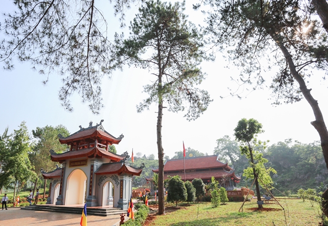 Chùa Phượng Hoàng Mộc Châu: Thêm điểm đến tâm linh giữa cao nguyên xanh Mộc Châu